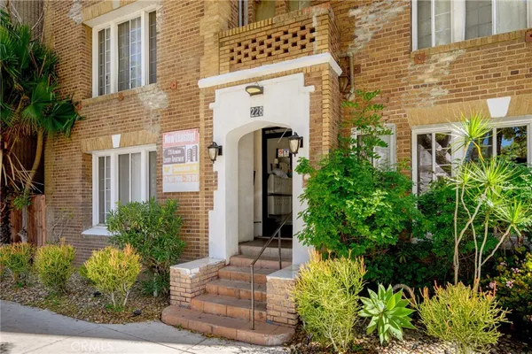 $1,625 | 228 South Kenwood Street, Unit 107, Glendale, CA 91205