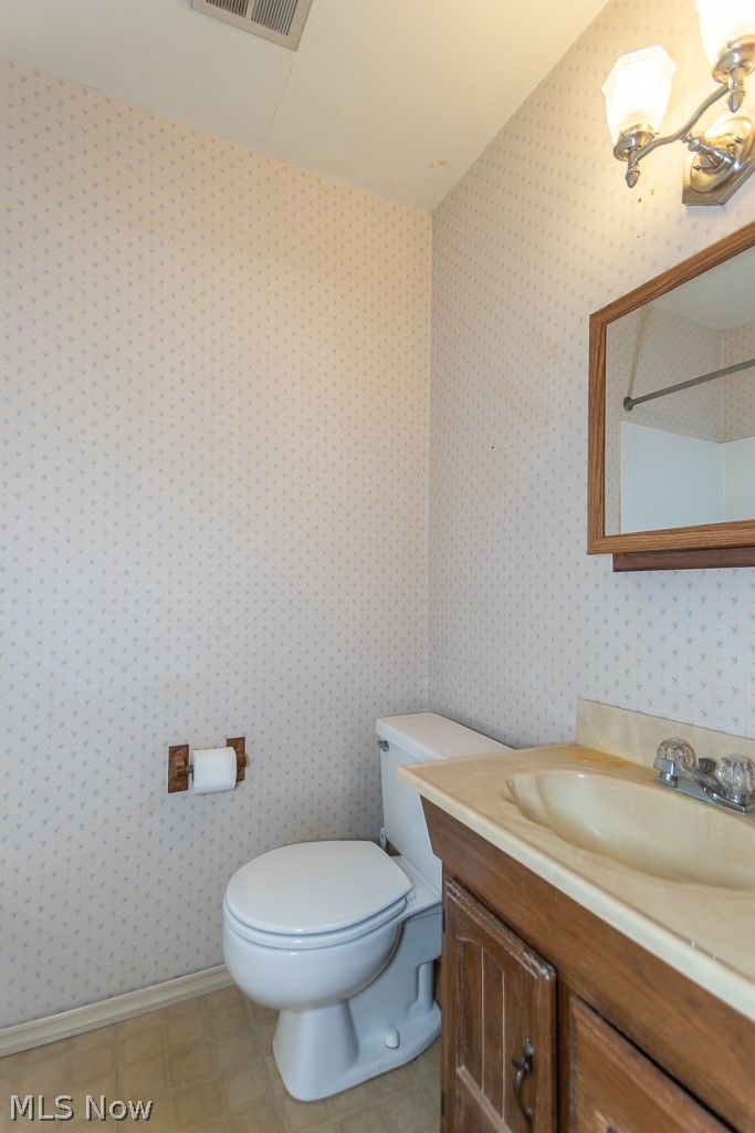 839 Lander Road Cleveland, OH 44143 - Photo 9 of 19