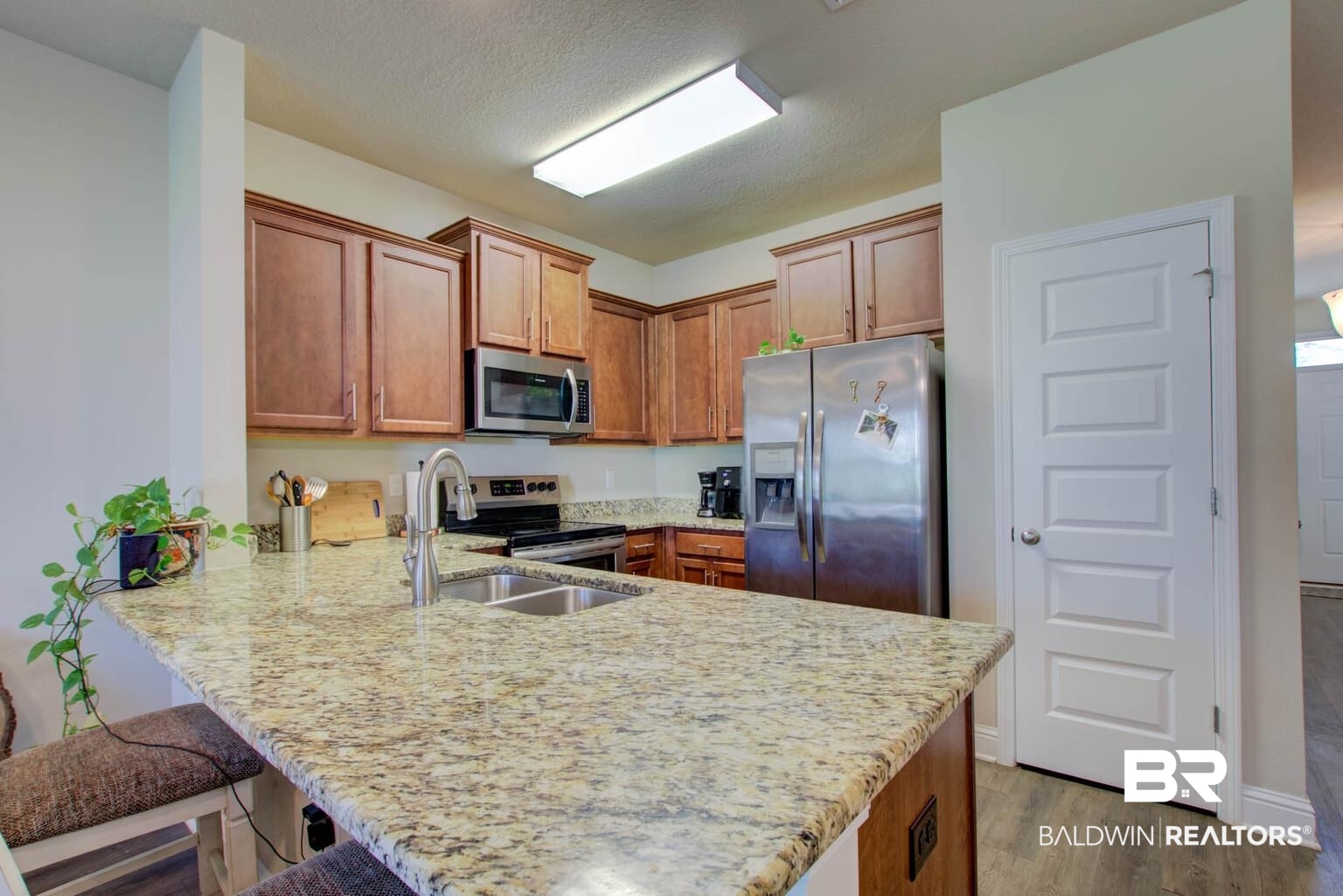 6724 Spaniel Drive Daphne, AL 36527 - Photo 6 of 33 Granite Countertops, Fridge Conveys