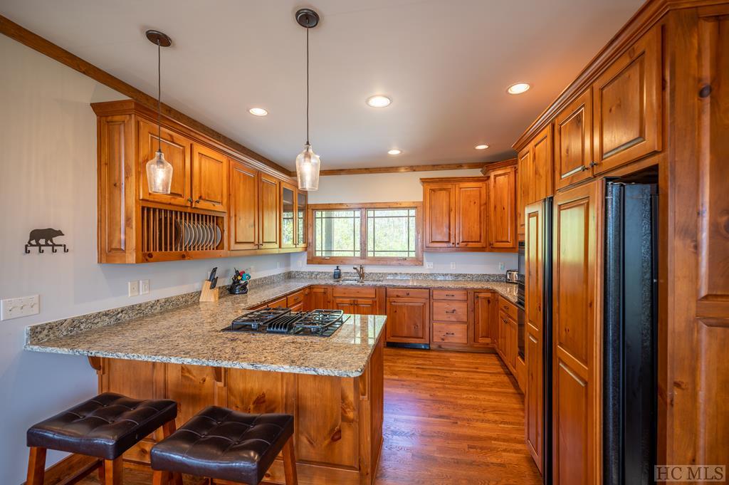 132 Raptor Way Sapphire, NC 28774 - Photo 12 of 64 Gallery Image 12