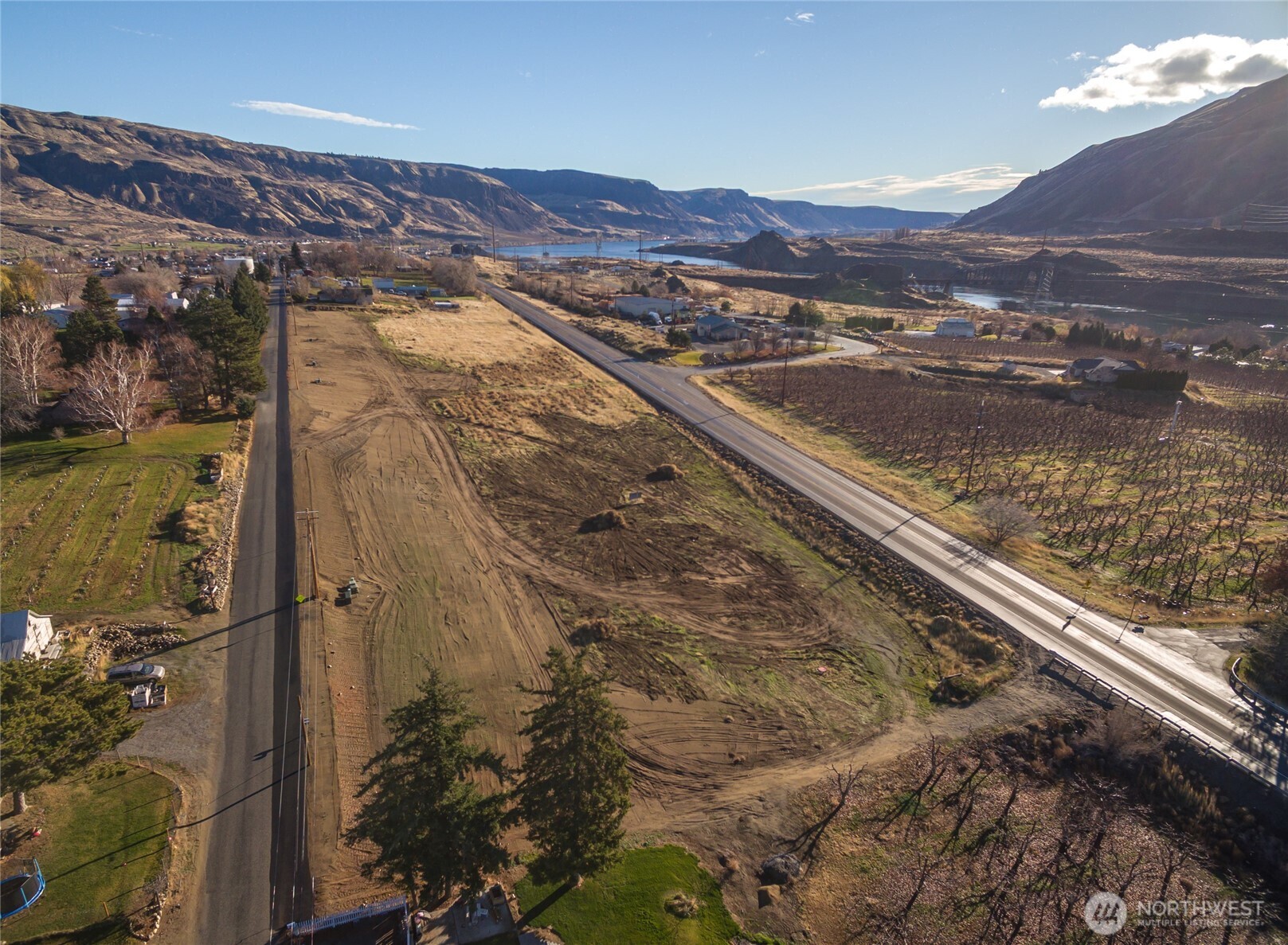 0 Riverside Drive Rock Island, WA 98850 - Photo 12 of 31 a view of city and ocean