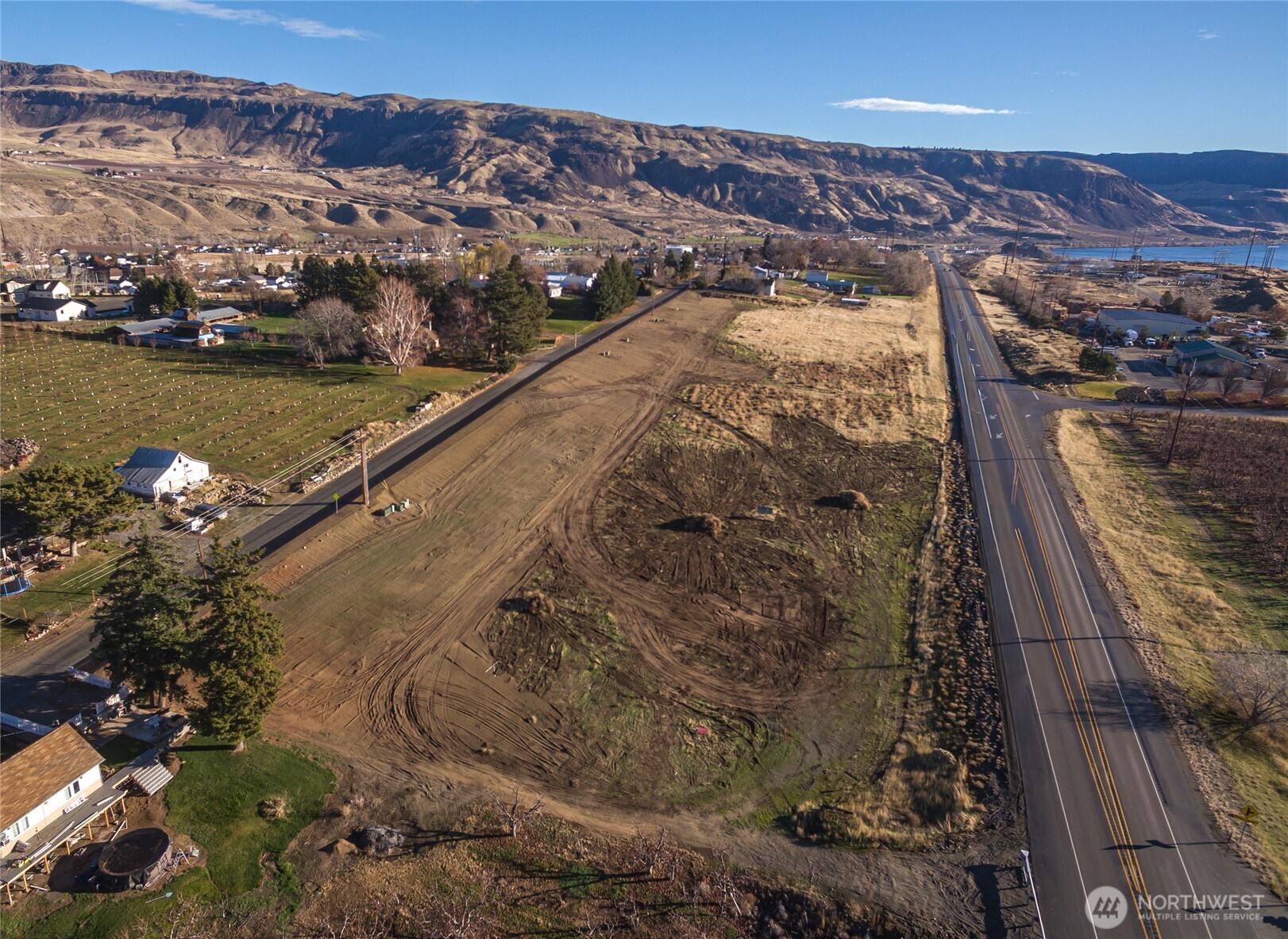 0 Riverside Drive Rock Island, WA 98850 - Photo 10 of 31 a view of a lake