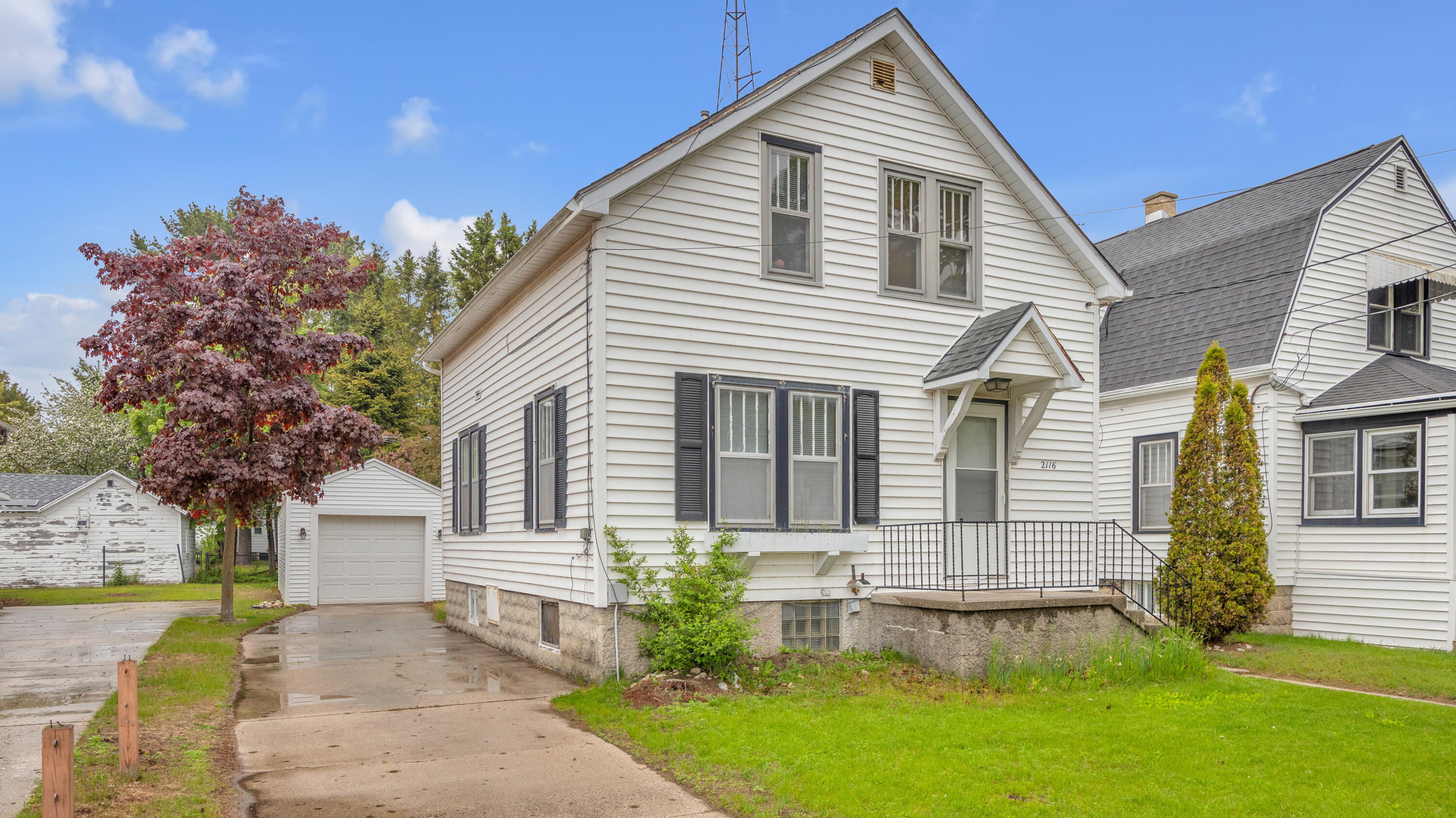 2116 13th Street Two Rivers, WI 54241 - Photo 1 of 1 Front of House