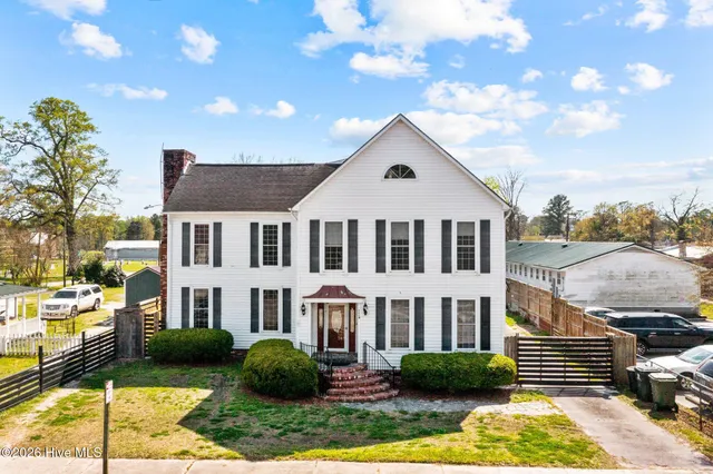 $450,000 | 116 West Jones Street, Trenton, NC 28585