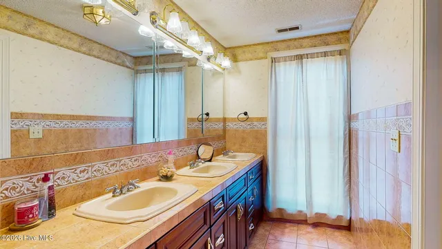 $450,000 | 116 West Jones Street, Trenton, NC 28585