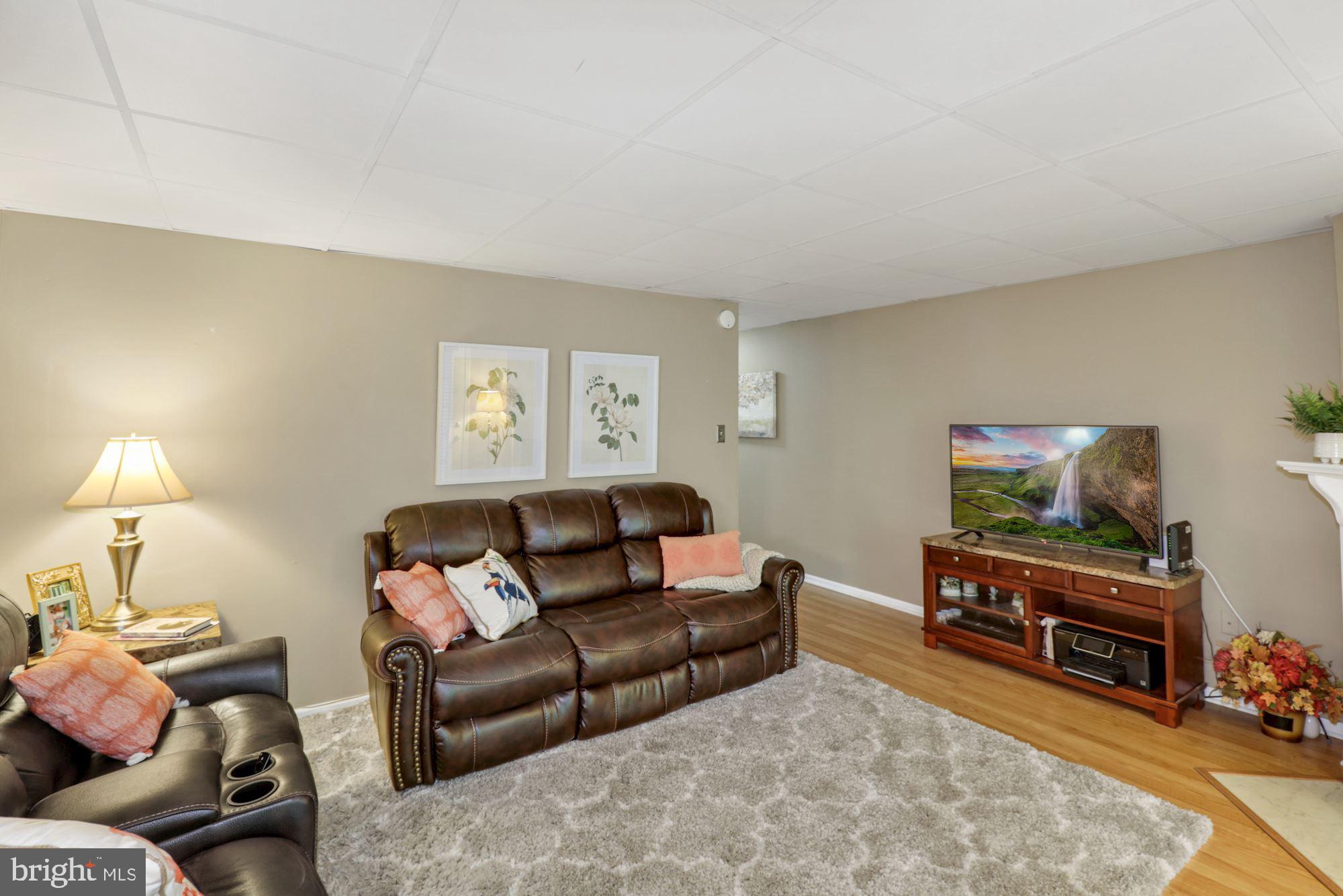 232 Tavistock Cherry Hill, NJ 08034 - Photo 8 of 32 Living Room