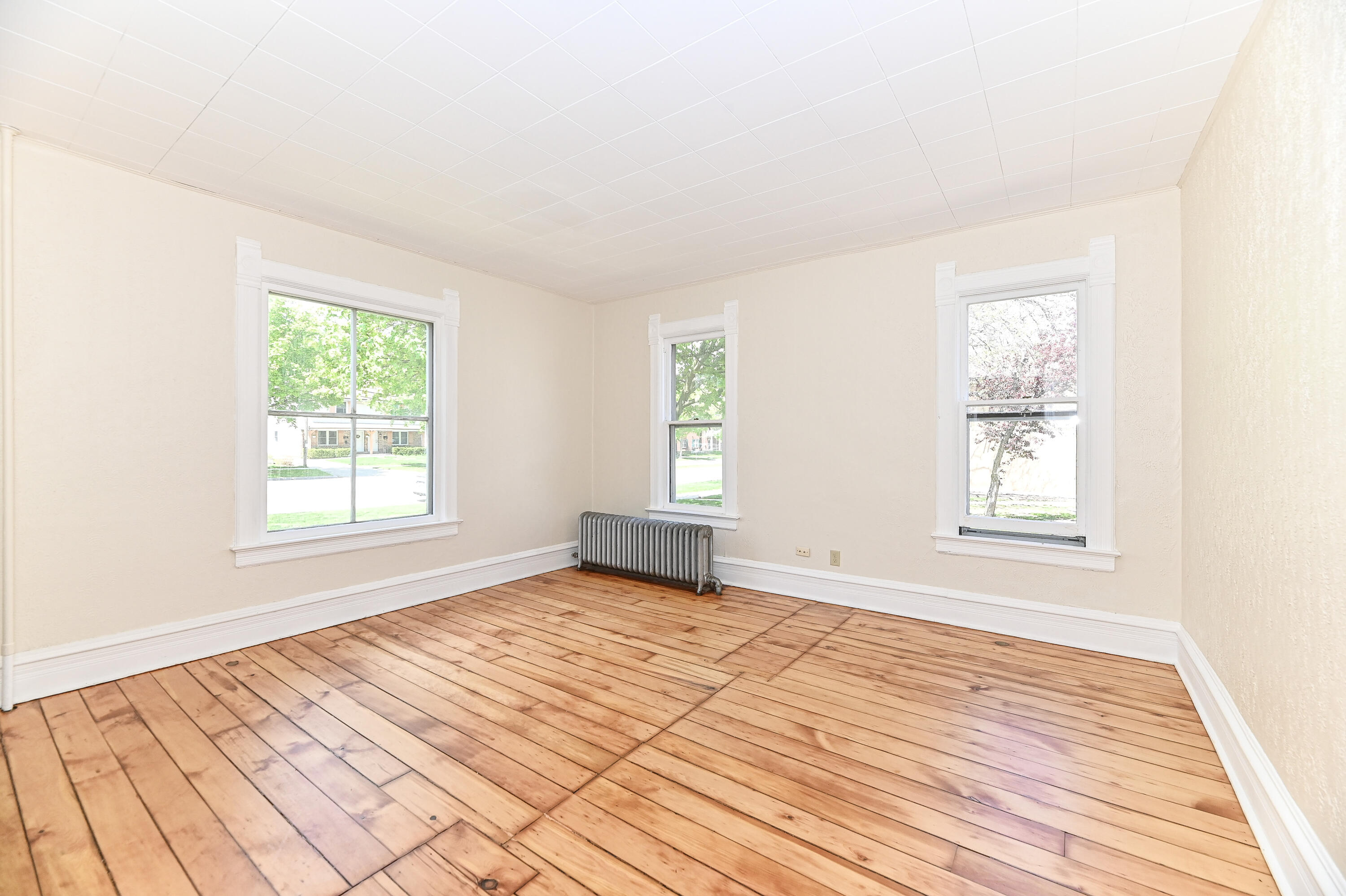 3270 South 92nd Street Milwaukee, WI 53227 - Photo 8 of 30 LR