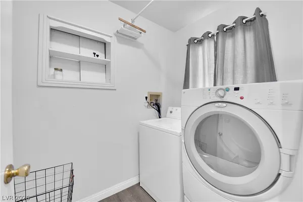 $3,200 | 942 Westminster Avenue, Las Vegas, NV 89119