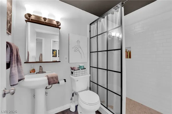 $3,200 | 942 Westminster Avenue, Las Vegas, NV 89119