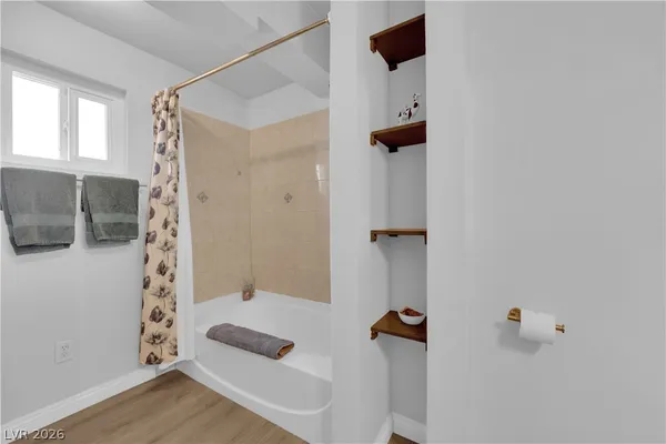 $3,200 | 942 Westminster Avenue, Las Vegas, NV 89119