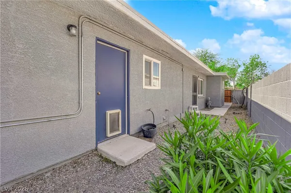 $3,200 | 942 Westminster Avenue, Las Vegas, NV 89119