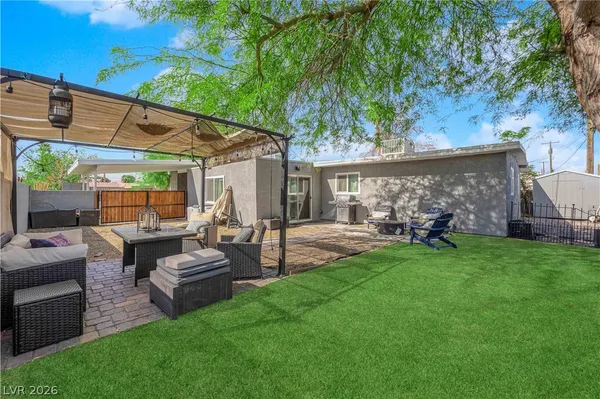 $3,200 | 942 Westminster Avenue, Las Vegas, NV 89119