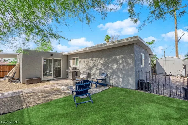 $3,200 | 942 Westminster Avenue, Las Vegas, NV 89119