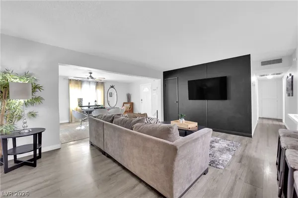 $3,200 | 942 Westminster Avenue, Las Vegas, NV 89119