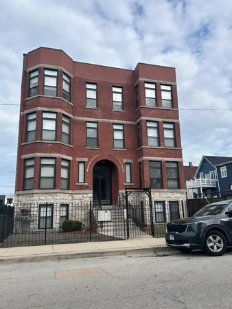 $2,800 | 4345 South Langley Avenue, Unit 1S, Chicago, IL 60653