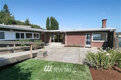 3736 West Commodore Way Seattle, WA 98199 - Photo 1 of 1 Gallery Image 1