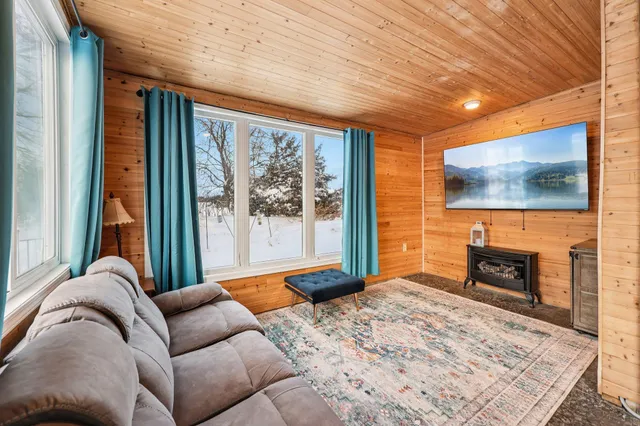 $399,900 | 11576 Bristol Road, Chisago City, MN 55013