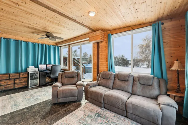 $399,900 | 11576 Bristol Road, Chisago City, MN 55013