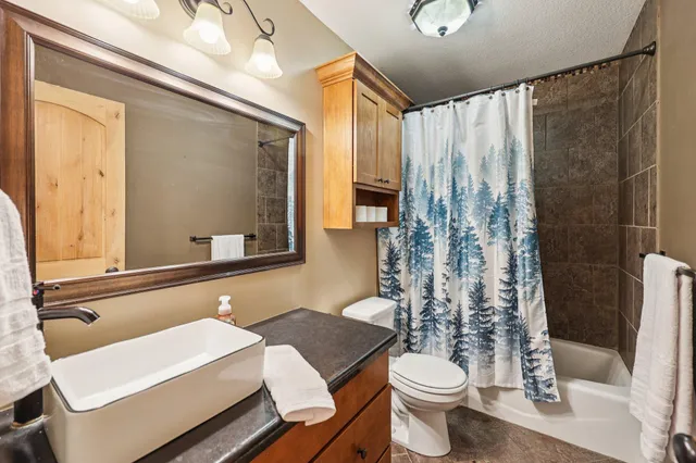 $399,900 | 11576 Bristol Road, Chisago City, MN 55013