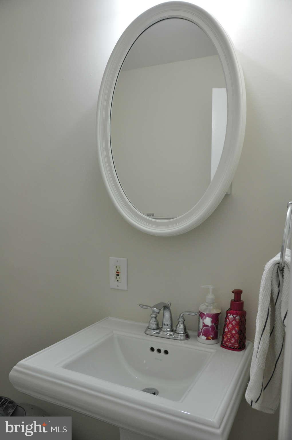 5601 Ventnor Lane Springfield, VA 22151 - Photo 11 of 20 Main Level Bath