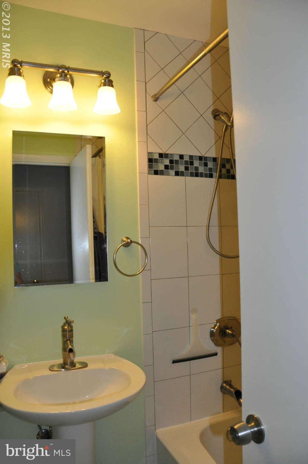 5601 Ventnor Lane Springfield, VA 22151 - Photo 15 of 20 Fully Remodeled Upstairs Hall Bath