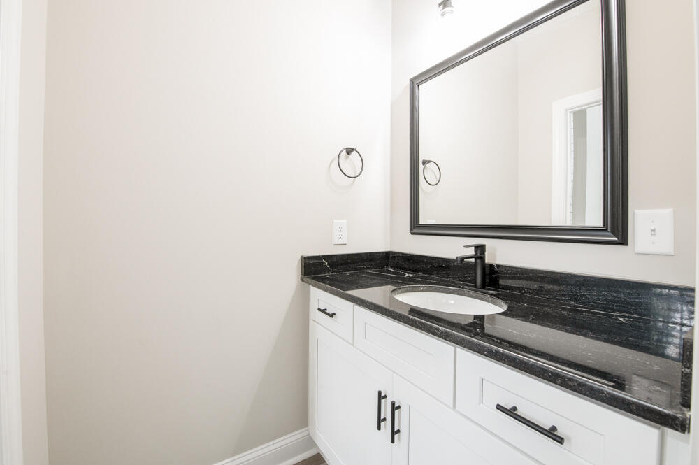 2680 Pine Log Road Warrenville, SC 29851 - Photo 15 of 27 Jack & Jill Bath!