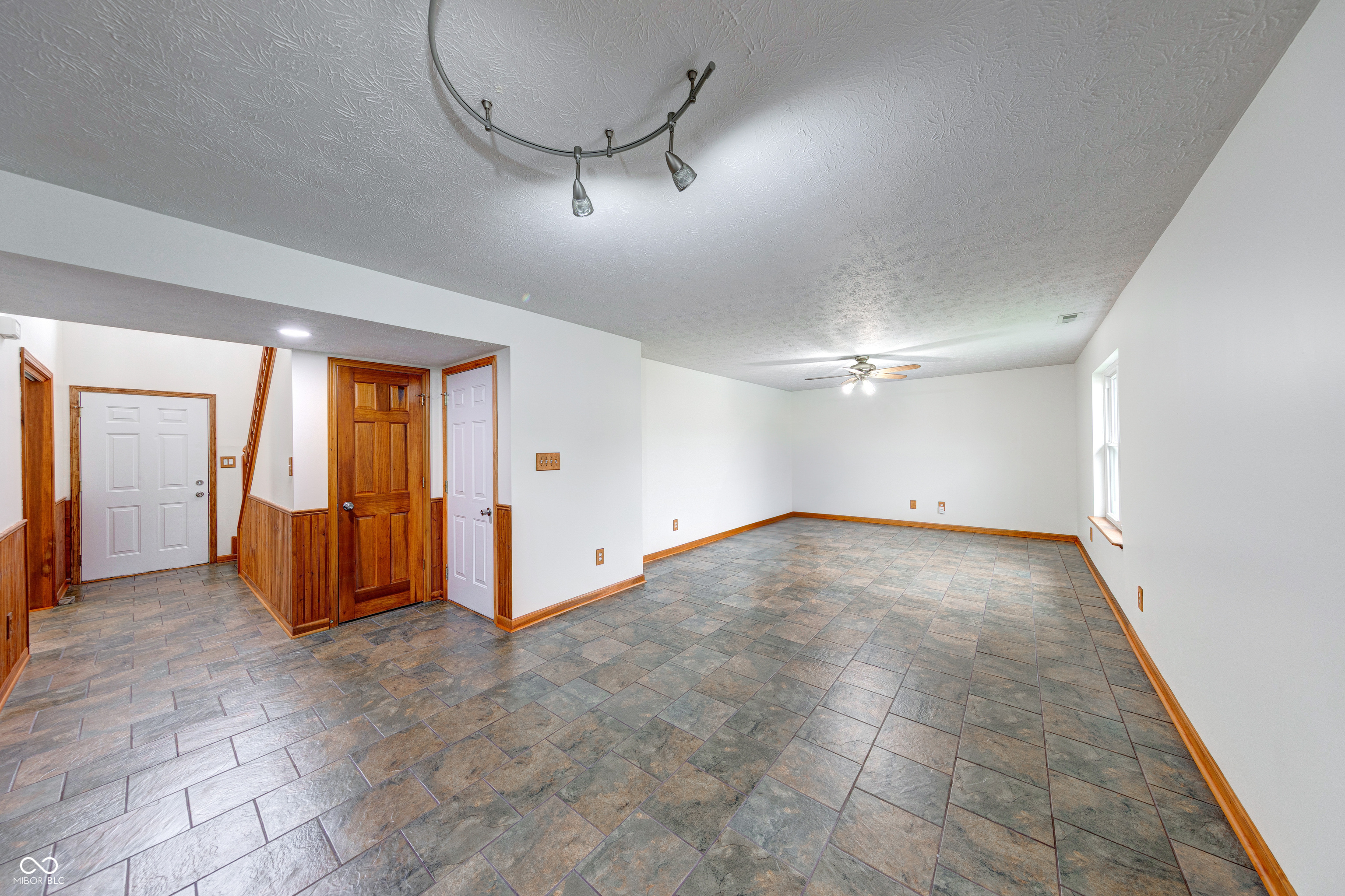 1199 Oak Leaf Road Franklin, IN 46131 - Photo 17 of 39