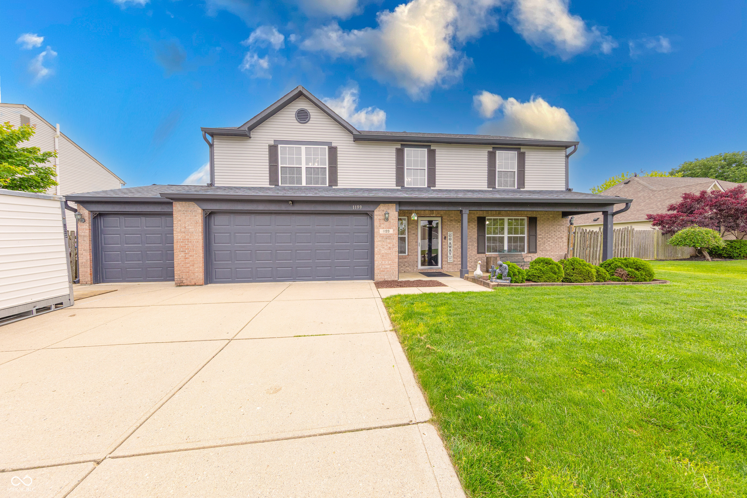 1199 Oak Leaf Road Franklin, IN 46131 - Photo 2 of 39