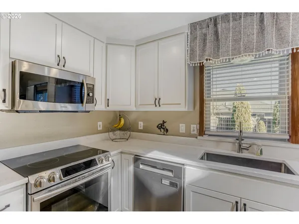 $629,000 | 1716 Southeast 10th Place, Canby, OR 97013