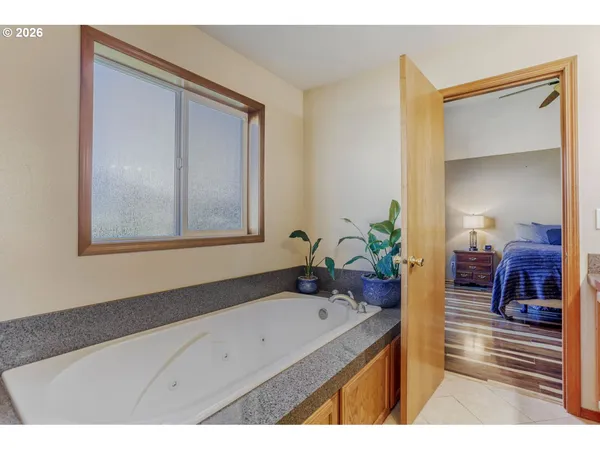 $629,000 | 1716 Southeast 10th Place, Canby, OR 97013