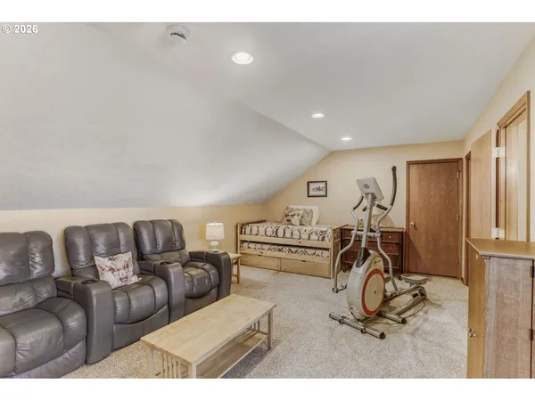 $629,000 | 1716 Southeast 10th Place, Canby, OR 97013