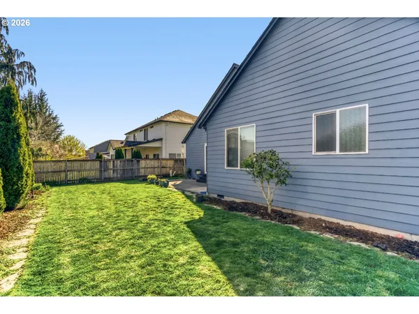 $629,000 | 1716 Southeast 10th Place, Canby, OR 97013