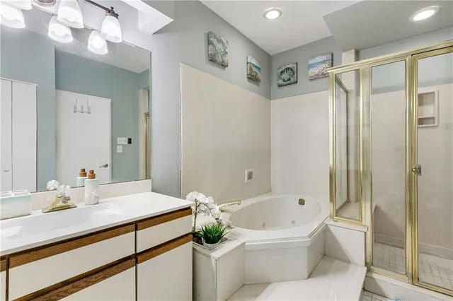 $199,900 | 73 Lake Lynn Drive, Unit 73, Harvey, LA 70058