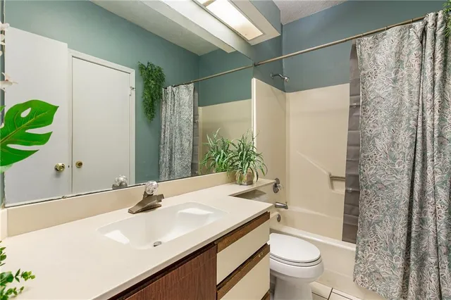 $199,900 | 73 Lake Lynn Drive, Unit 73, Harvey, LA 70058