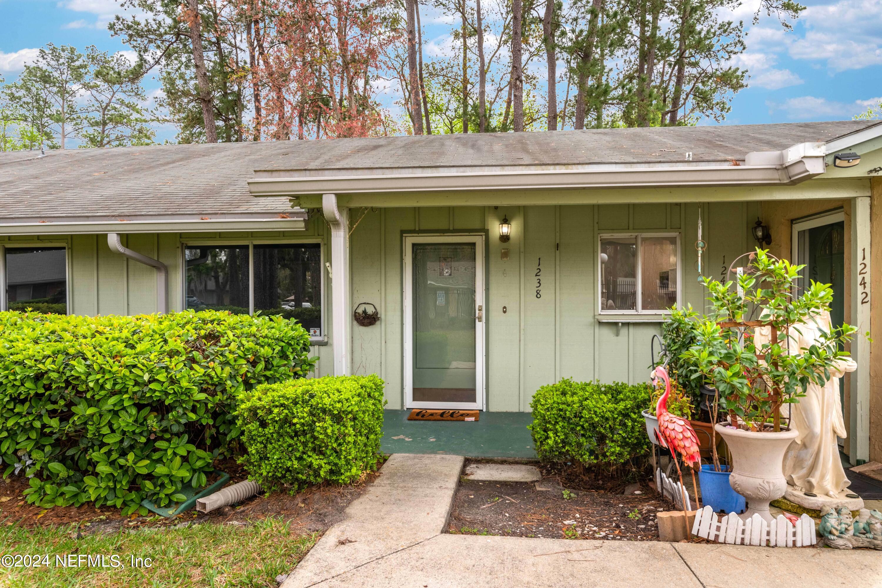 1238 The Grove Road Orange Park, FL 32073 - Photo 5 of 23 1238 The Grove Rd-4