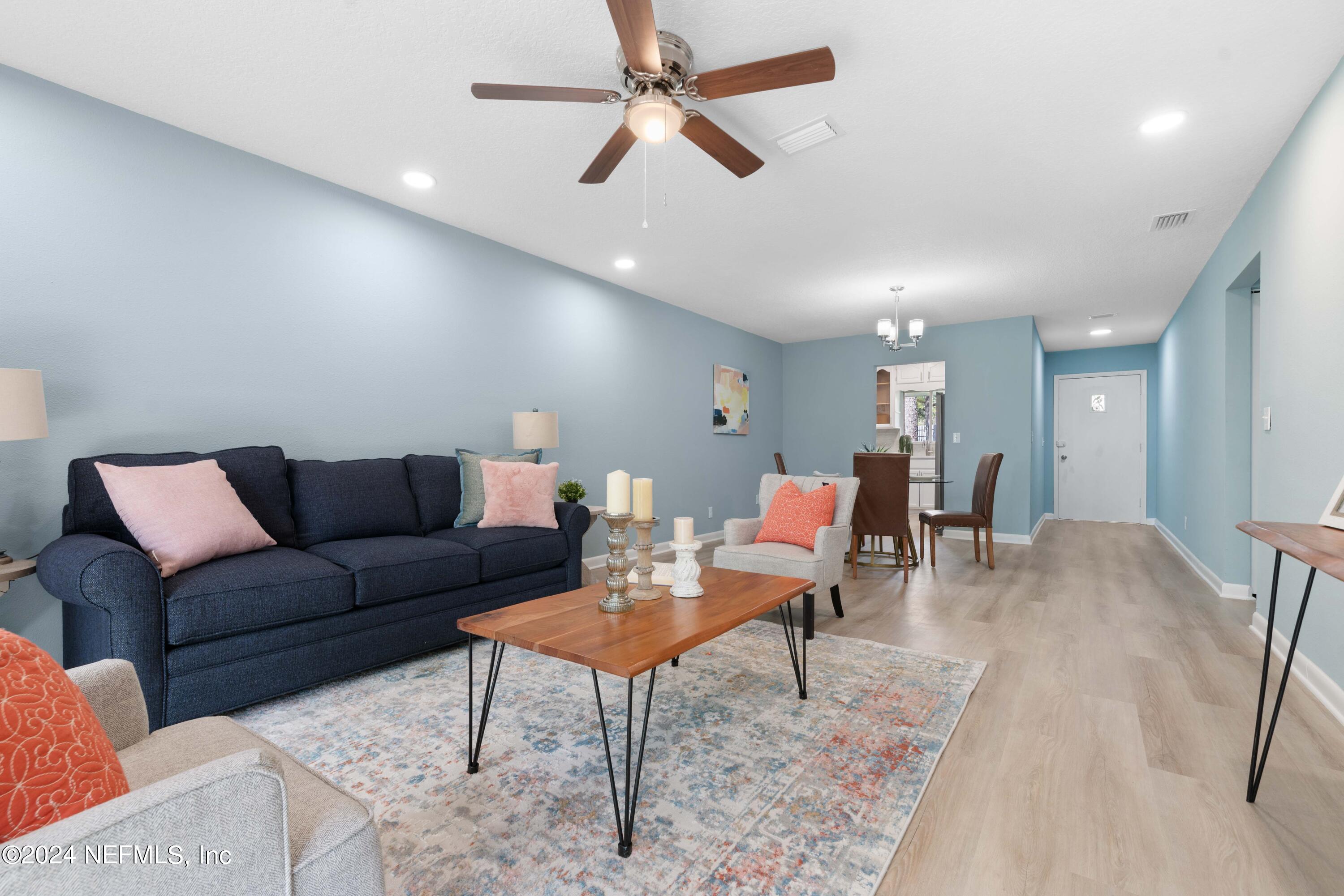 1238 The Grove Road Orange Park, FL 32073 - Photo 7 of 23 1238 The Grove Rd Interiers-2