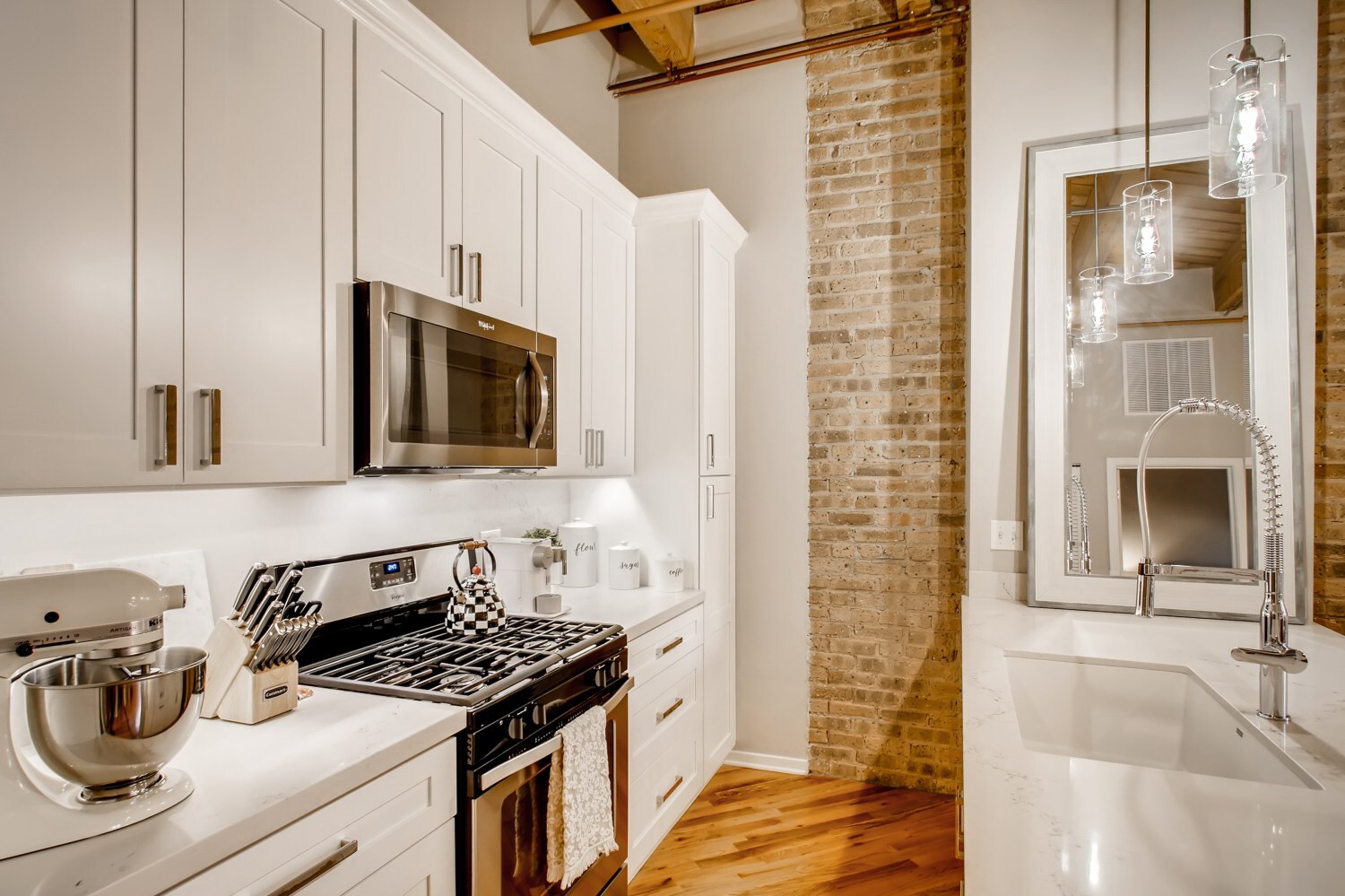 1040 West Adams Street, Unit 218 Chicago, IL 60607 - Photo 4 of 13