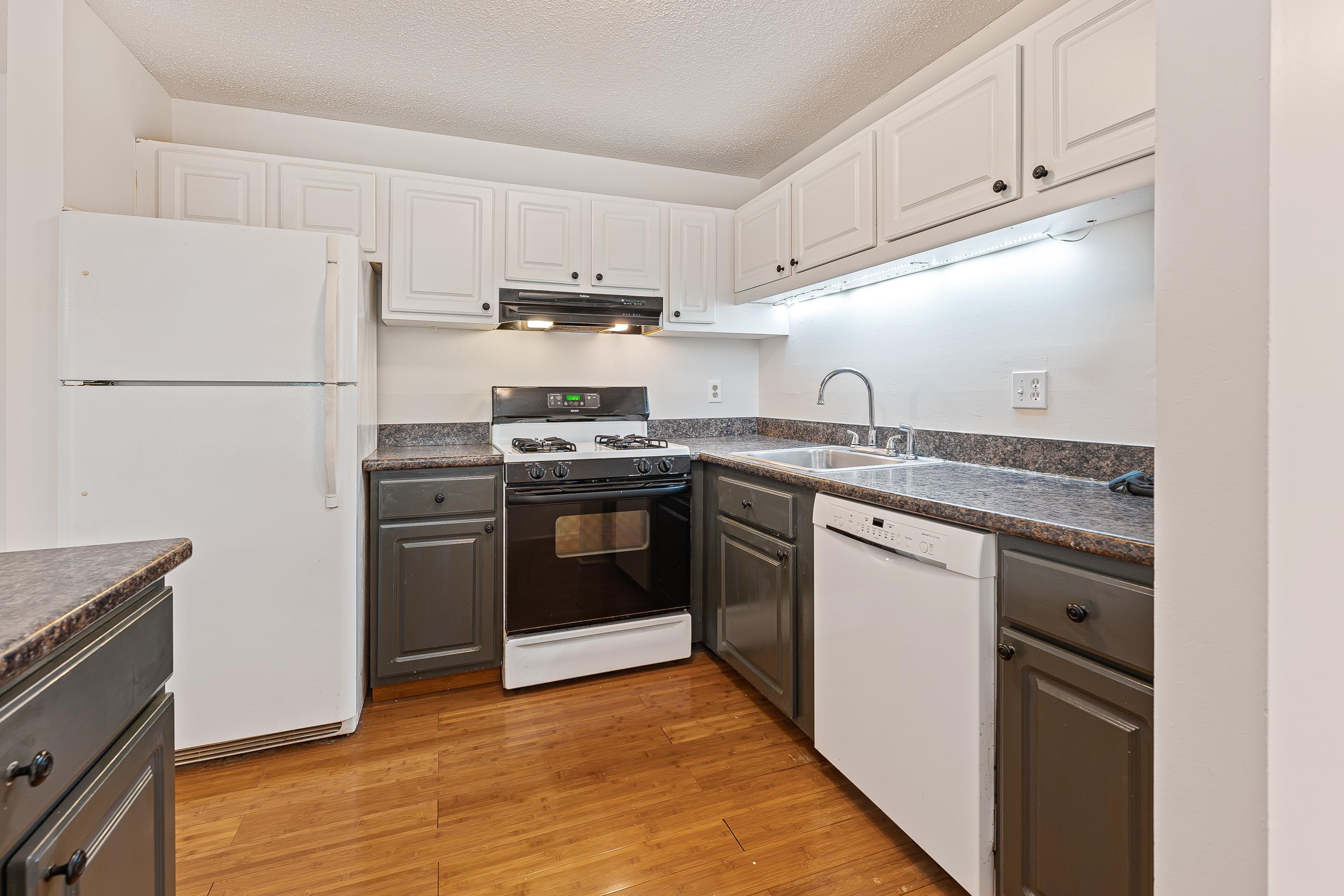 1 Brookside Drive, Unit 2 Exeter, NH 03833 - Photo 7 of 26