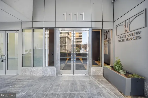 $895,000 | 1111 19th Street North, Unit 2705, Arlington, VA 22209