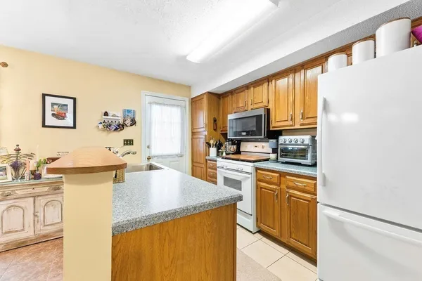 $449,500 | 98 Mechanic Street, Unit E, Foxboro, MA 02035