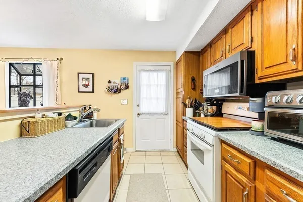 $449,500 | 98 Mechanic Street, Unit E, Foxboro, MA 02035