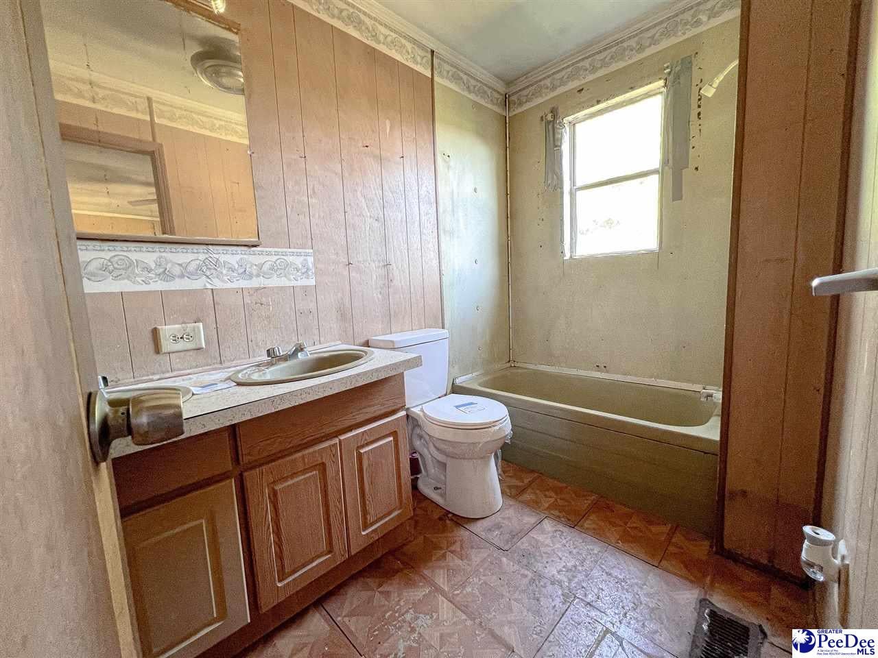 1135 Narrow Paved Road Lynchburg, SC 29080 - Photo 24 of 46 Gallery Image 24