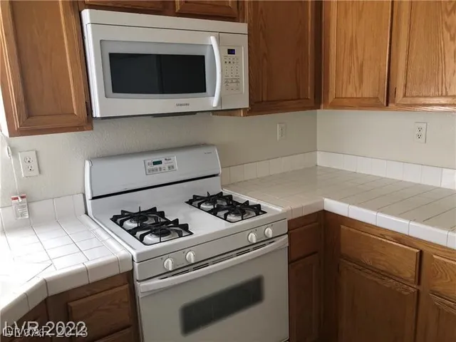 $364,900 | 75 North Valle Verde Drive, Unit 2121, Henderson, NV 89074