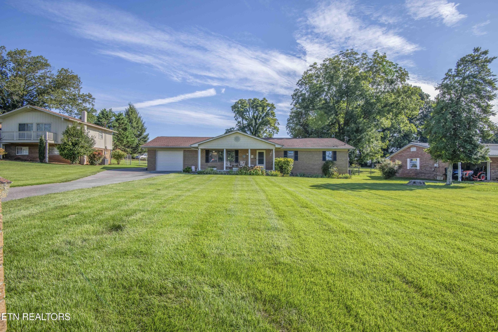 1330 Spring Road Lenoir City, TN 37771 - Photo 2 of 44 Gallery Image 2