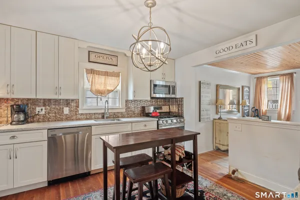 $299,900 | 109 Westwood Avenue, Waterbury, CT 06708