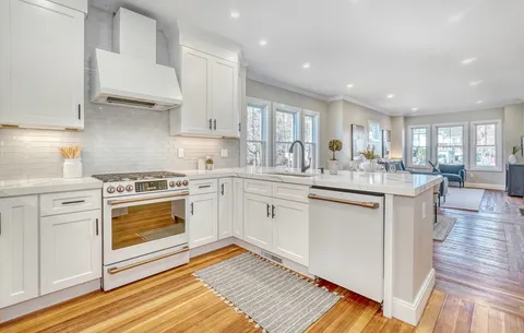 $849,900 | 114-116 West Wyoming Avenue, Unit 1, Melrose, MA 02176