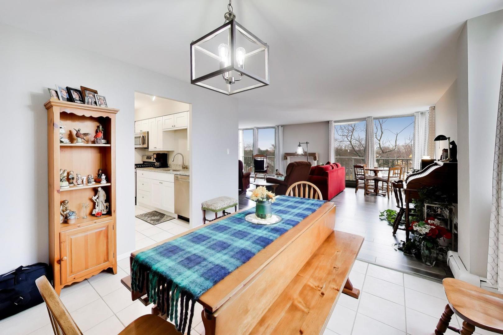 40 North Tower Road, Unit 4F Oak Brook, IL 60523 - Photo 12 of 32