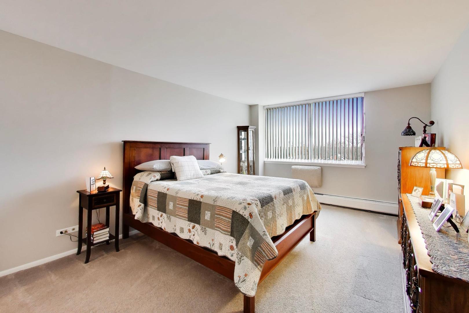 40 North Tower Road, Unit 4F Oak Brook, IL 60523 - Photo 13 of 32