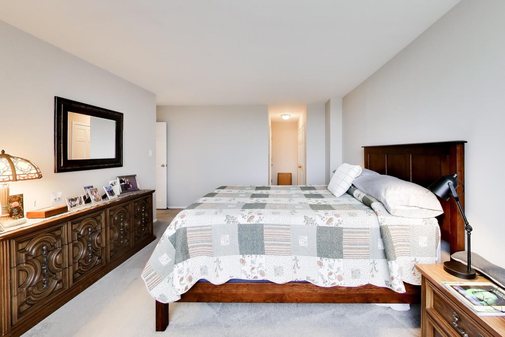 40 North Tower Road, Unit 4F Oak Brook, IL 60523 - Photo 14 of 32