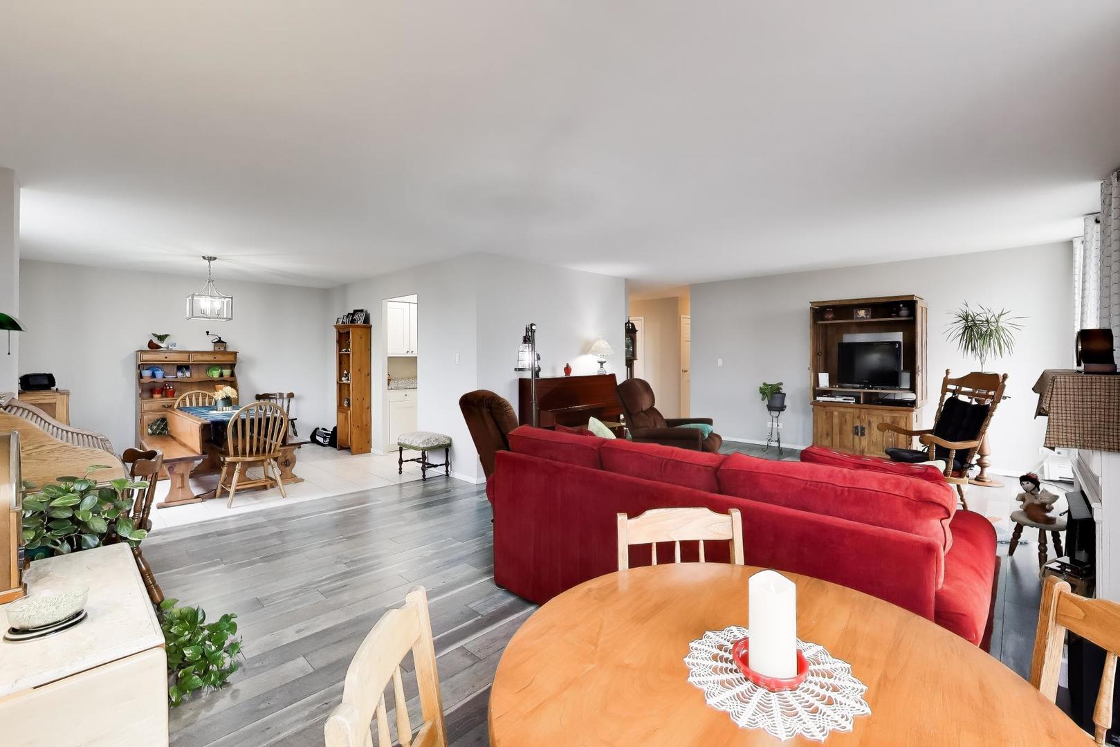 40 North Tower Road, Unit 4F Oak Brook, IL 60523 - Photo 5 of 32